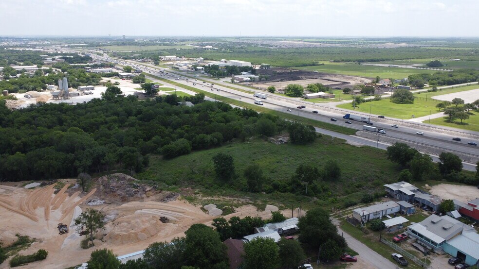 5424 IH-35 S, New Braunfels, TX à louer - Aérien – Image 3 sur 4