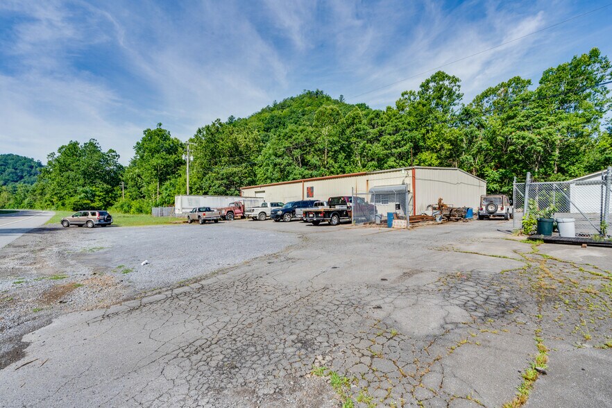 5560 Highway 19 E, Hampton, TN à vendre - Photo de l’immeuble – Image 3 sur 64