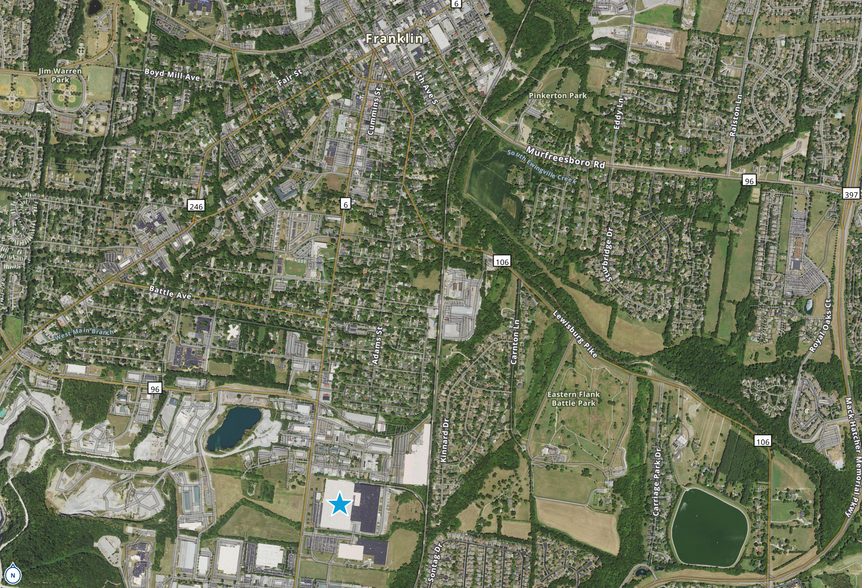 1705 Columbia Ave, Franklin, TN à louer - Photo de l’immeuble – Image 3 sur 3