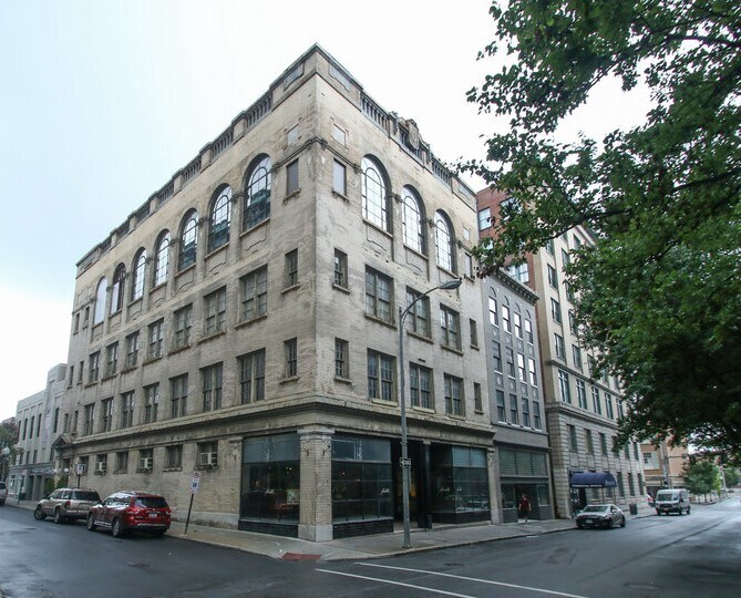 211 1st St SW, Roanoke, VA à vendre - Photo principale – Image 1 sur 5