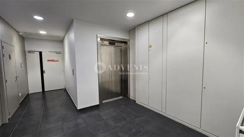 Bureau dans Lille à louer - Photo de l’immeuble – Image 3 sur 11