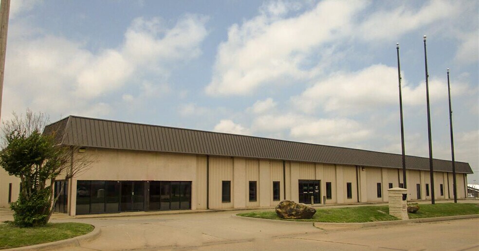 8317 Gateway Ter, Oklahoma City, OK à vendre - Photo de l’immeuble – Image 1 sur 8