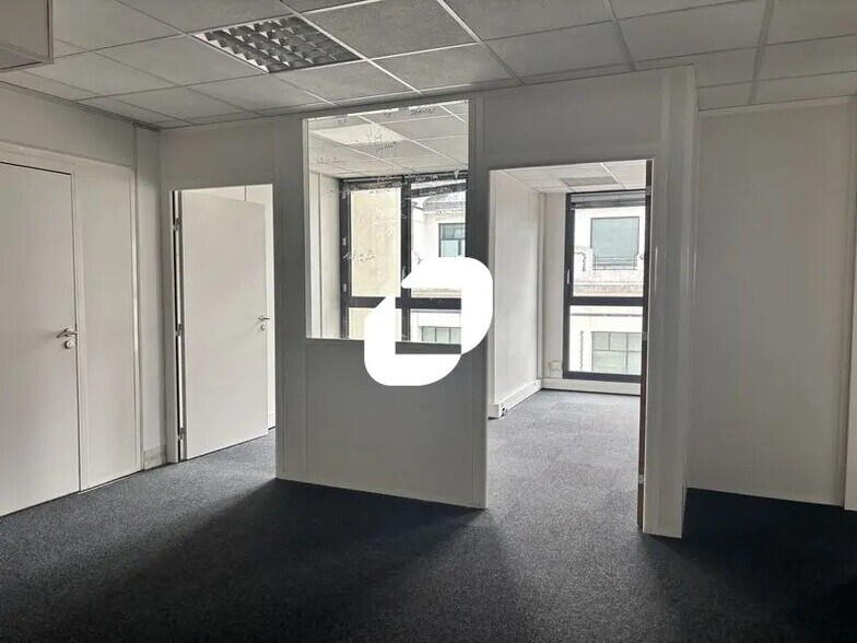 Bureau dans Bordeaux à louer - Photo de l’immeuble – Image 3 sur 14