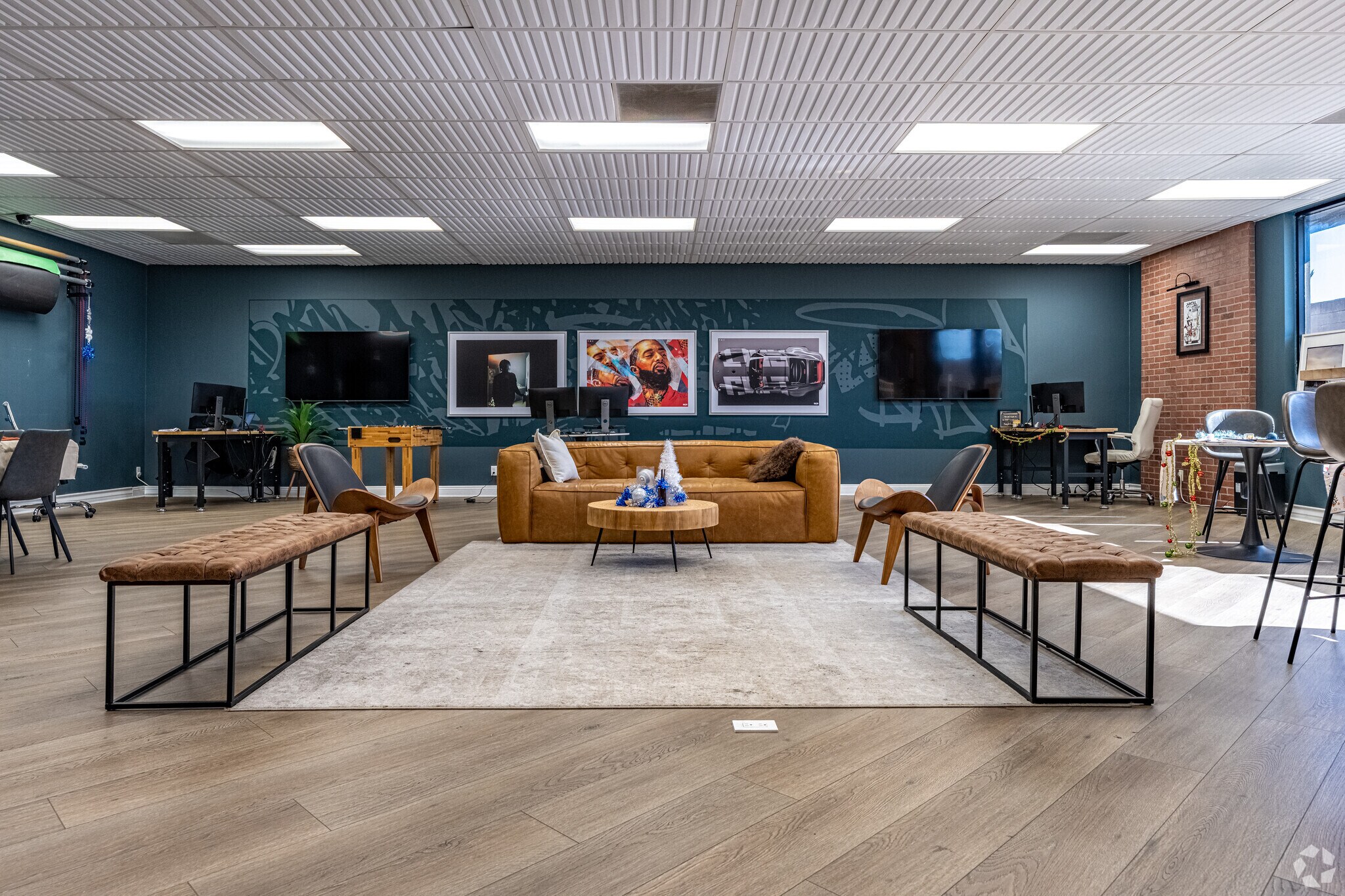 6746 Valjean Ave, Van Nuys, CA à louer Photo principale– Image 1 sur 52