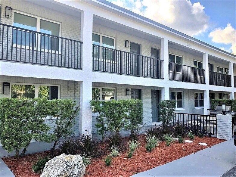 4200 1st St N, Saint Petersburg, FL à vendre - Photo de l’immeuble – Image 2 sur 18