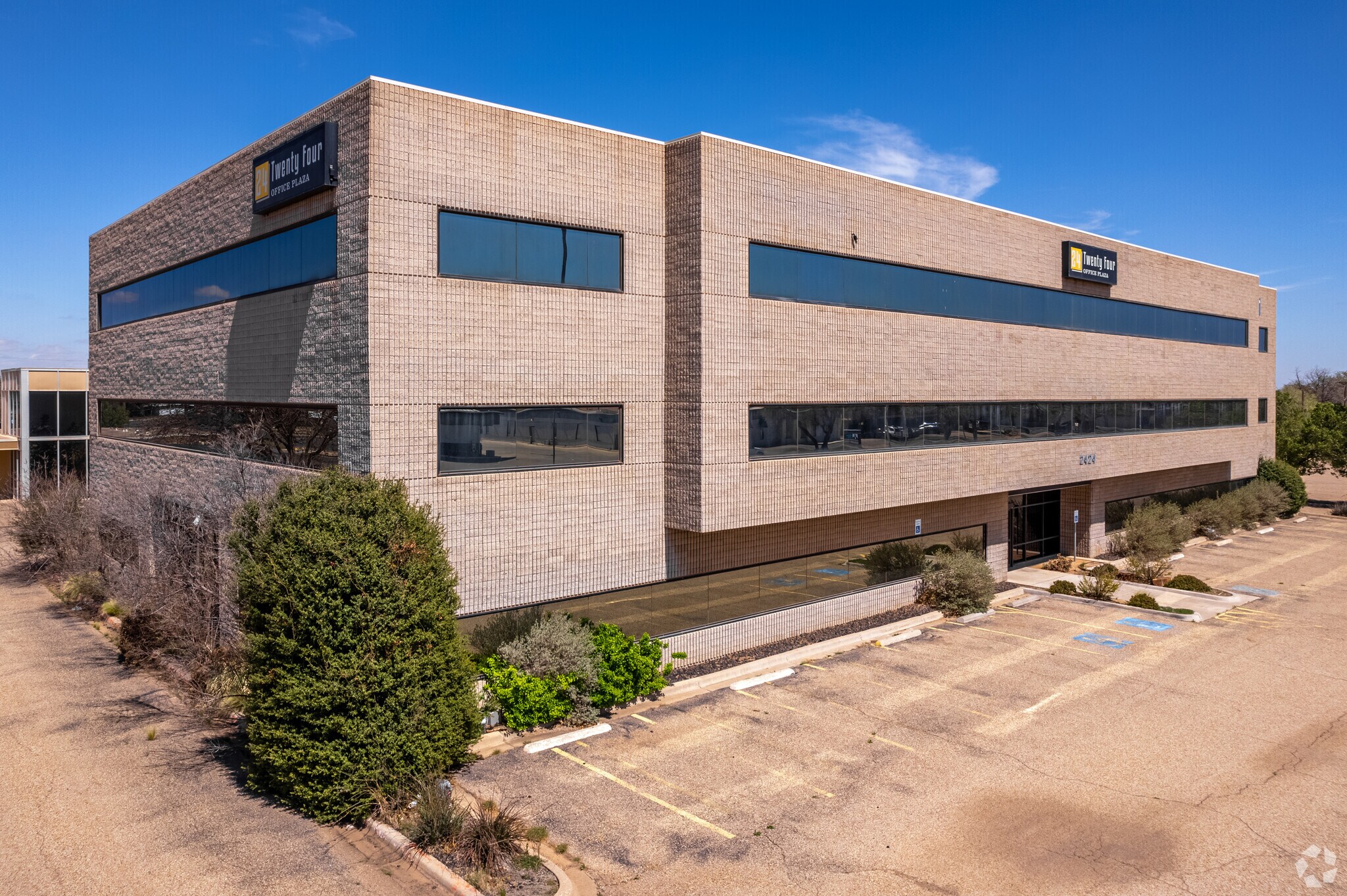 2412 50th St, Lubbock, TX à vendre Photo principale– Image 1 sur 50