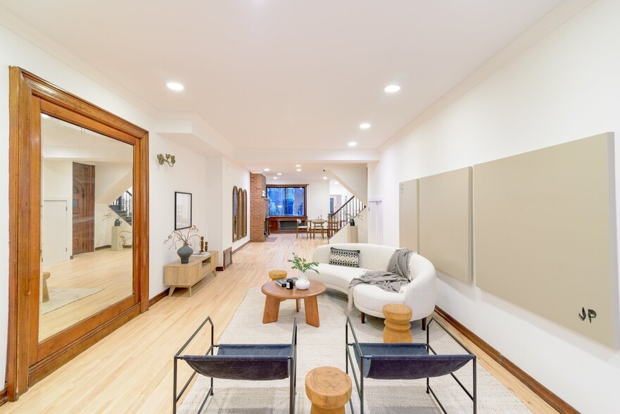 349 W 71st St, New York, NY à vendre - Photo intérieure – Image 3 sur 27