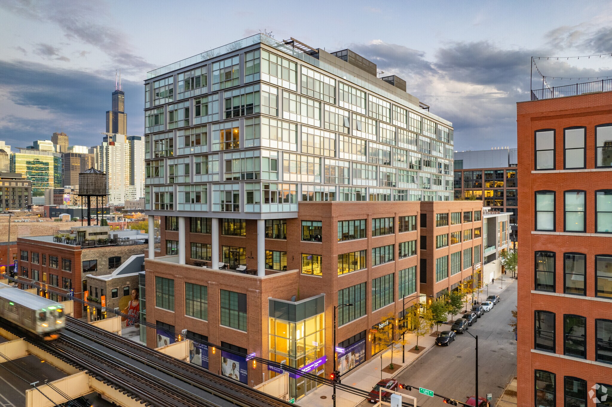 171 N Aberdeen St, Chicago, IL à louer Photo de l’immeuble– Image 1 sur 14