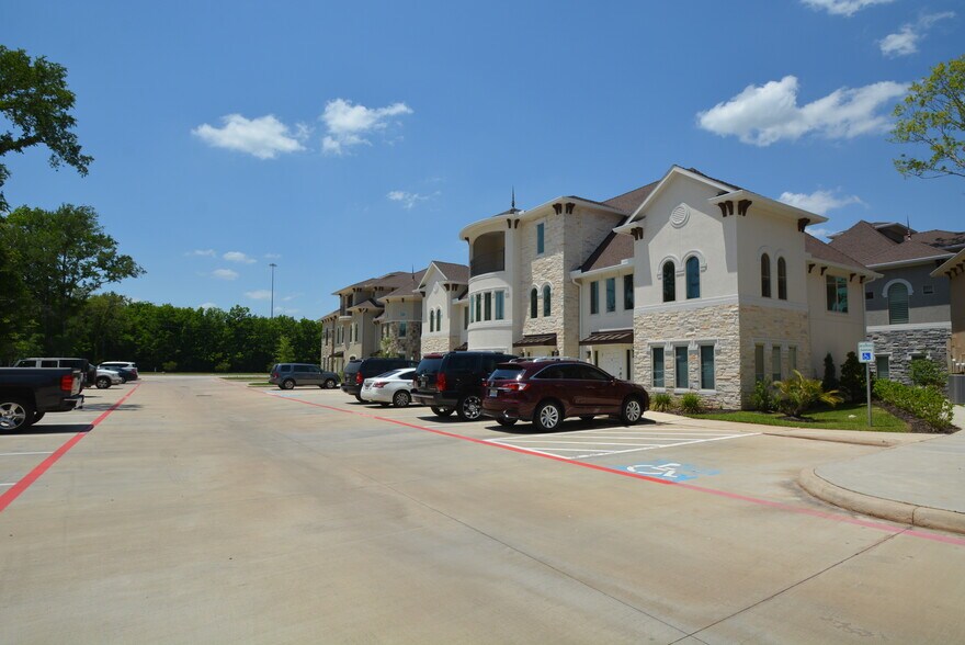 6542 Greatwood Pky, Sugar Land, TX à louer - Photo de l’immeuble – Image 1 sur 26