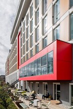 46-48 Rue René Clair, Paris à louer Photo de l’immeuble– Image 1 sur 3