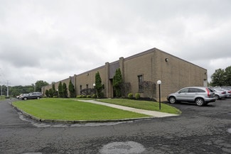 Plus de détails pour 101 Witmer Rd, Horsham Township, PA - Local d'activités à louer