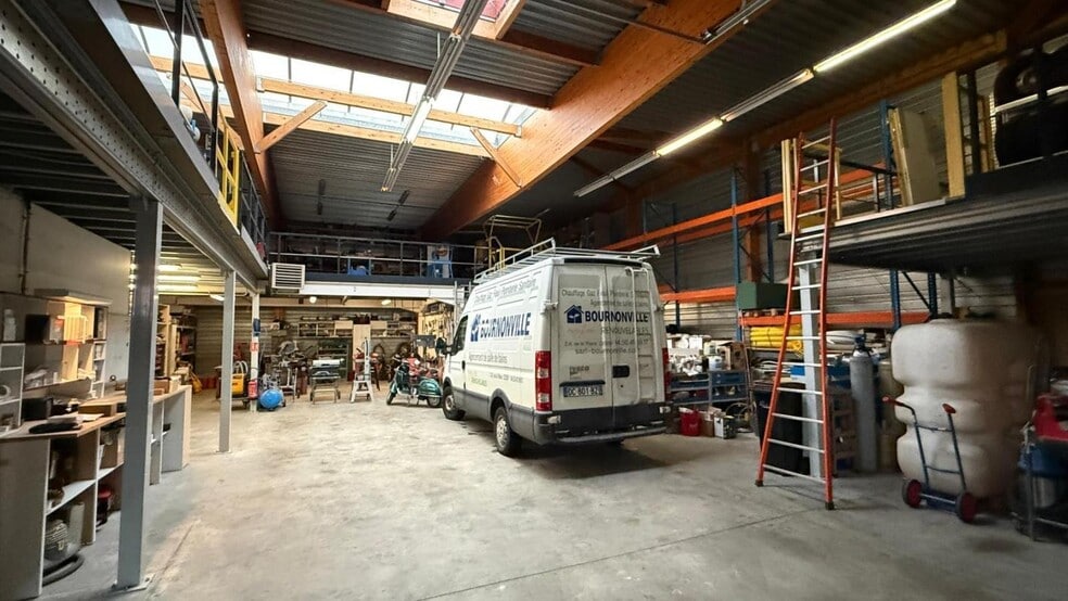 Industriel/Logistique dans Cessy à vendre - Photo intérieure – Image 2 sur 12