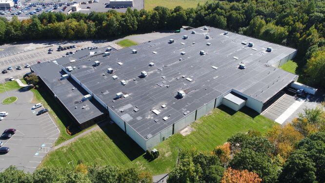 400 Captain Neville Dr, Waterbury, CT à louer - Photo de l’immeuble – Image 2 sur 19