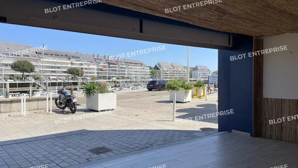 Local commercial dans Le Pouliguen à louer - Photo de l’immeuble – Image 3 sur 7
