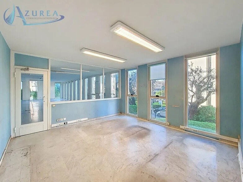 Bureau dans Nice à vendre - Photo de l’immeuble – Image 3 sur 11