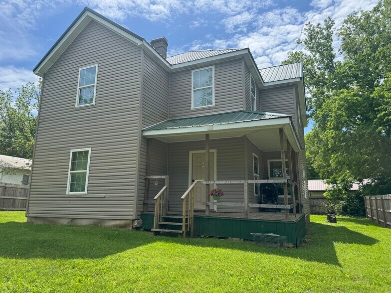 104 1st St, Cynthiana, KY à vendre - Photo de l’immeuble – Image 2 sur 10
