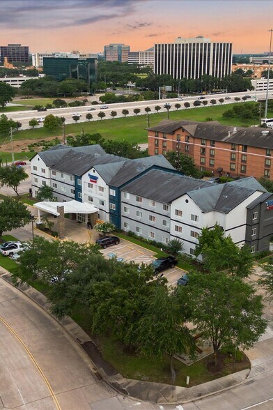 2400 W Sam Houston Pky S, Houston, TX à vendre - Photo de l’immeuble – Image 3 sur 44