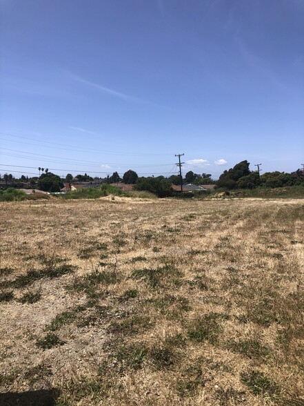 131 Lincoln Rd W, Vallejo, CA à louer - Photo de l’immeuble – Image 1 sur 2