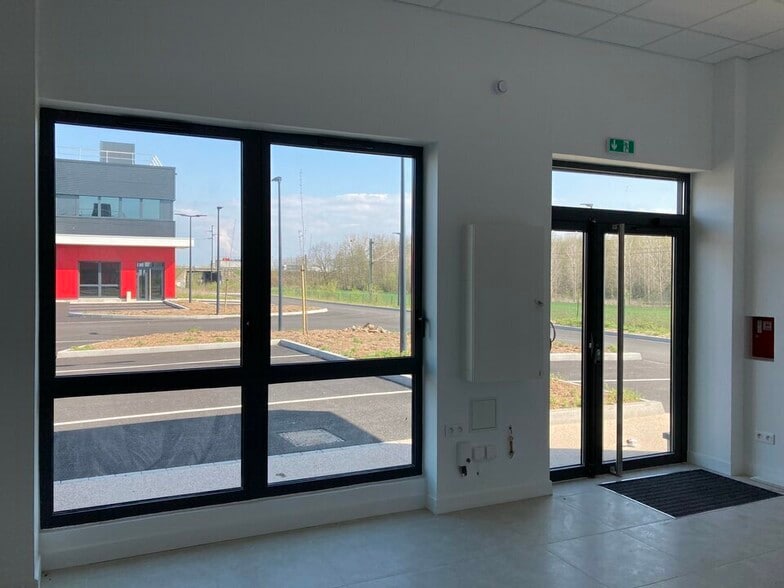 Local d’activités dans Bernolsheim à louer - Photo de l’immeuble – Image 3 sur 12