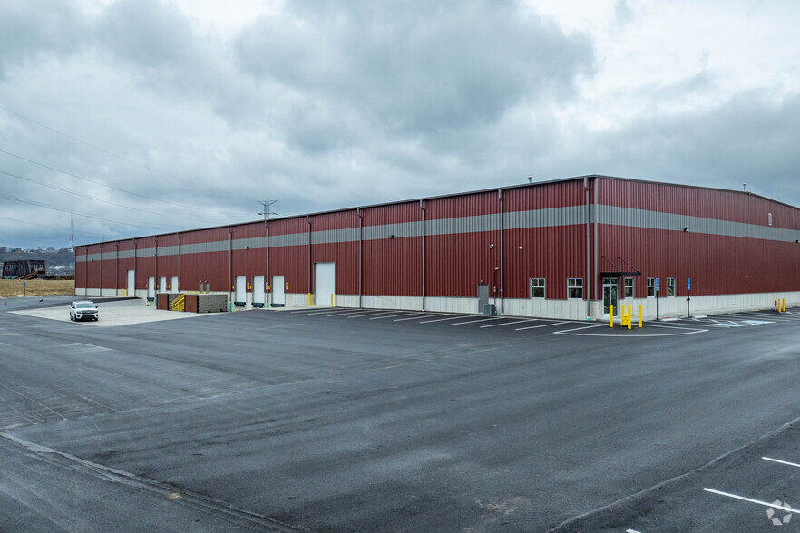 299 Gest st, Cincinnati, OH à louer - Photo de l’immeuble – Image 3 sur 4