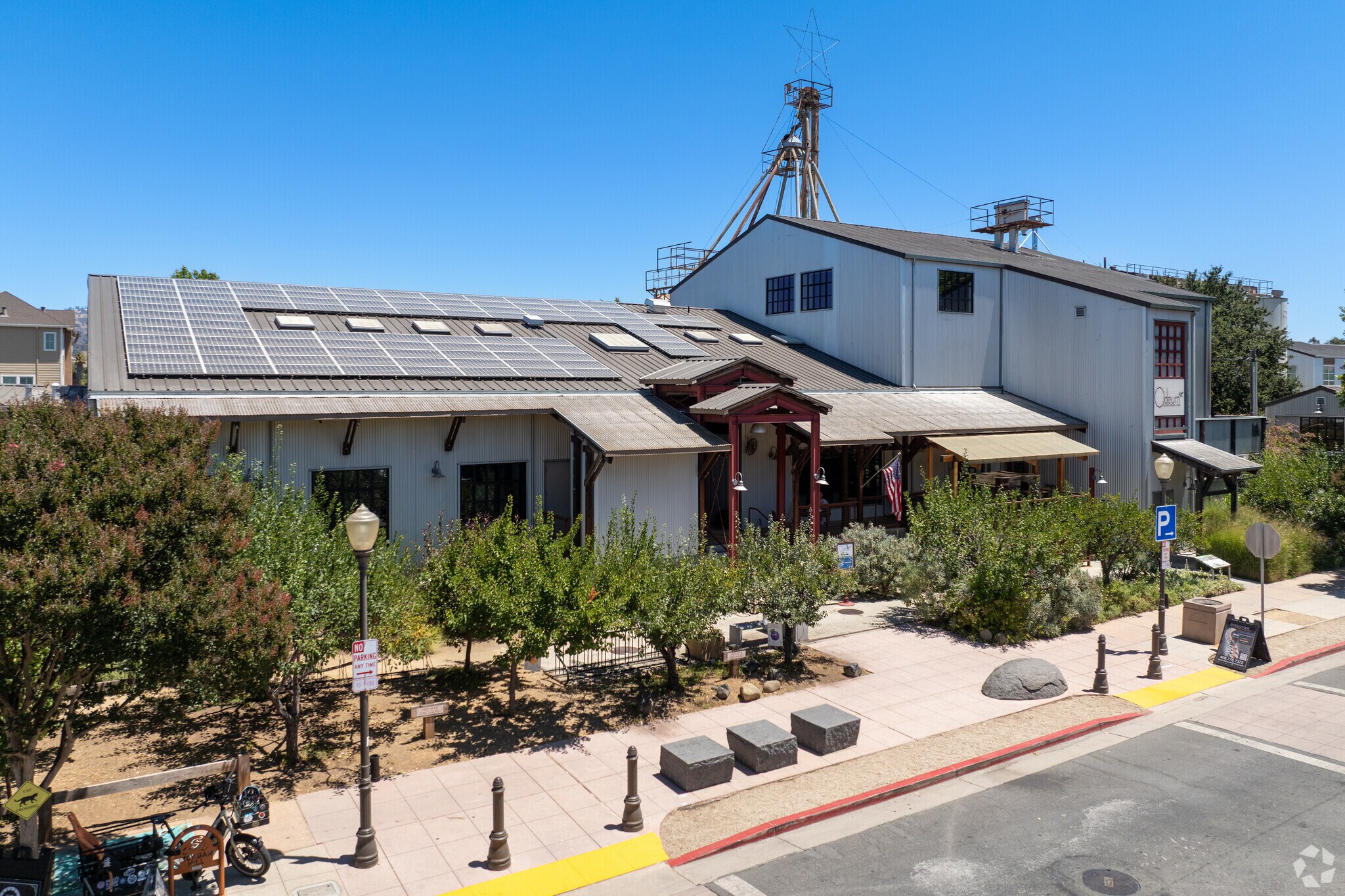 17500 Depot St, Morgan Hill, CA à louer Photo principale– Image 1 sur 34