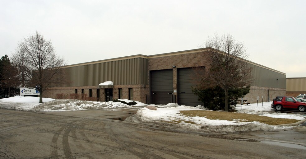 780 Aec Dr, Wood Dale, IL à louer - Photo de l’immeuble – Image 2 sur 8