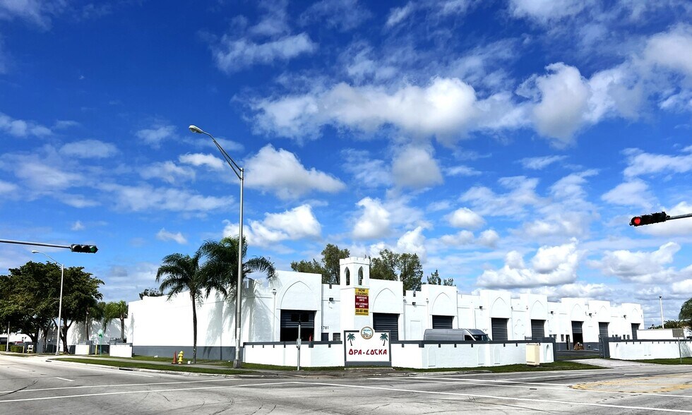 1909-2099 Opa Locka Blvd, Miami, FL à louer - Photo de l’immeuble – Image 3 sur 31