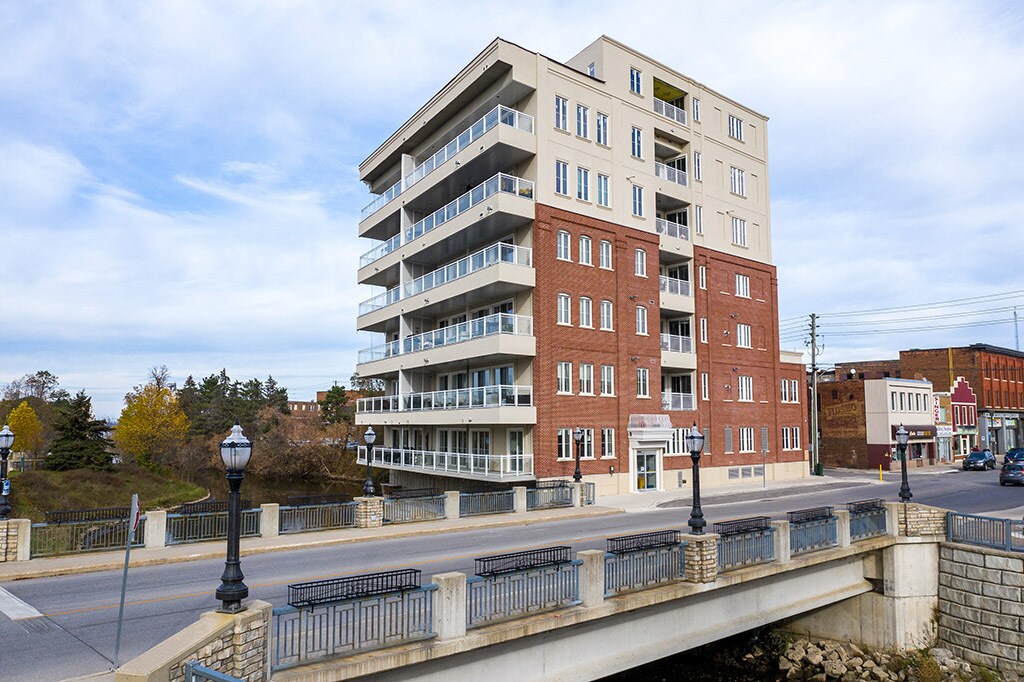 80 9th St E, Owen Sound, ON à vendre Photo principale– Image 1 sur 7