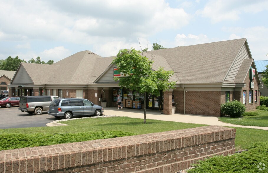 740 W Lake Lansing Rd, East Lansing, MI à louer - Photo de l’immeuble – Image 2 sur 4