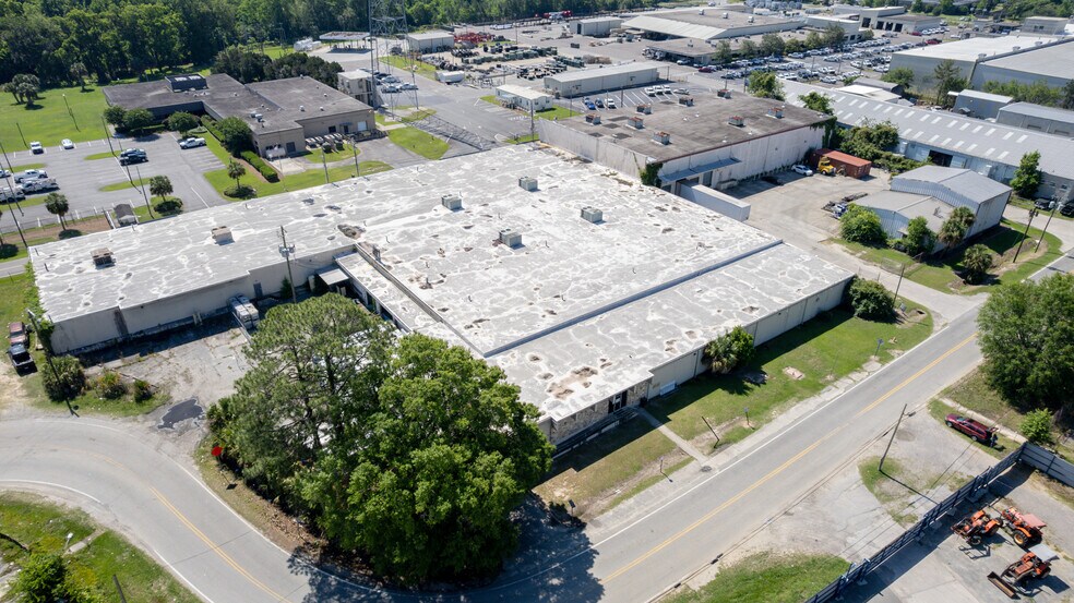 6,42, 44 Ross Road Industrial Portfolio portefeuille de 3 biens à vendre sur LoopNet.fr - Photo de l’immeuble – Image 2 sur 34