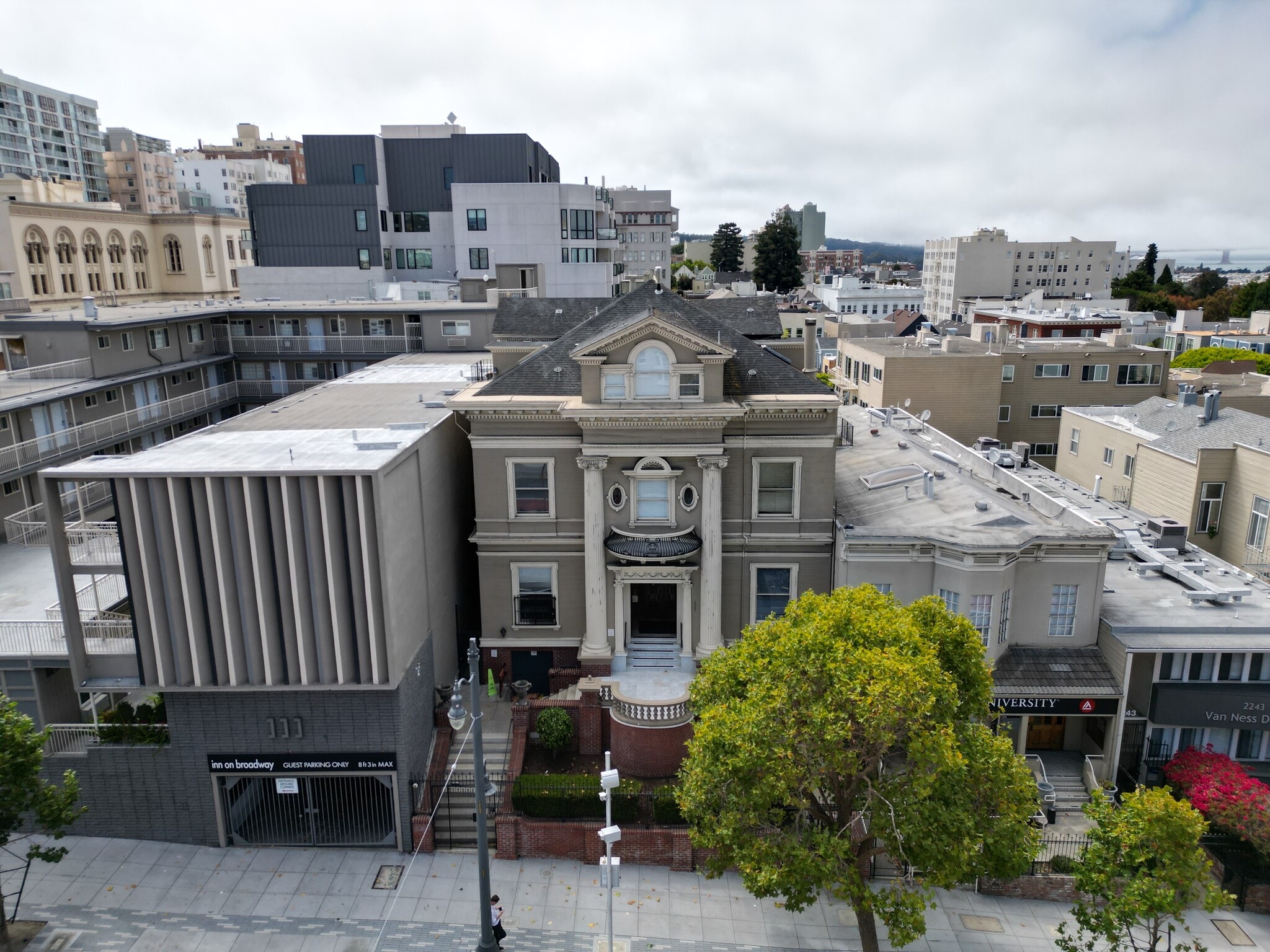 2209 Van Ness Ave, San Francisco, CA à vendre Photo principale– Image 1 sur 8