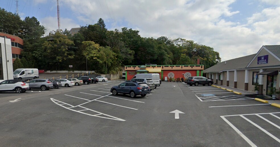 238 Highland Ave, Needham, MA à louer - Photo de l’immeuble – Image 1 sur 3