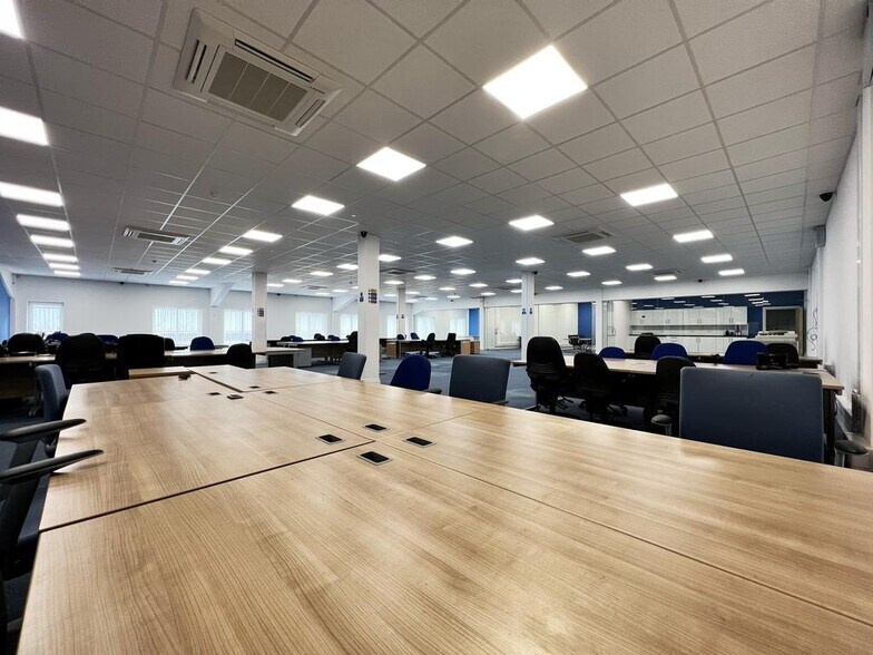 Howard Way, Newport Pagnell à louer - Photo de l’immeuble – Image 2 sur 50