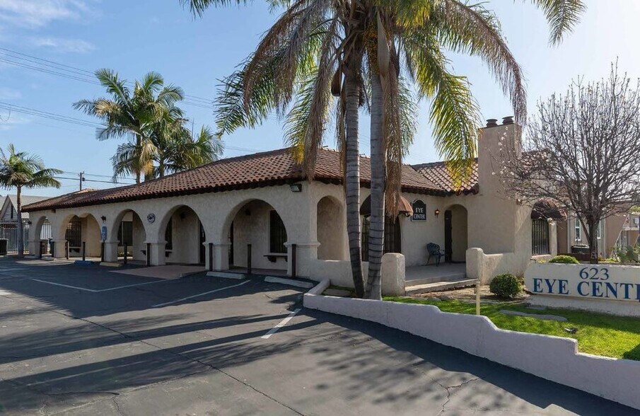 623 W La Habra Blvd, La Habra, CA à louer - Photo de l’immeuble – Image 1 sur 30