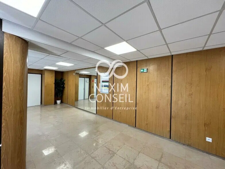 Bureau dans Noisy-le-Grand à louer - Photo de l’immeuble – Image 2 sur 8