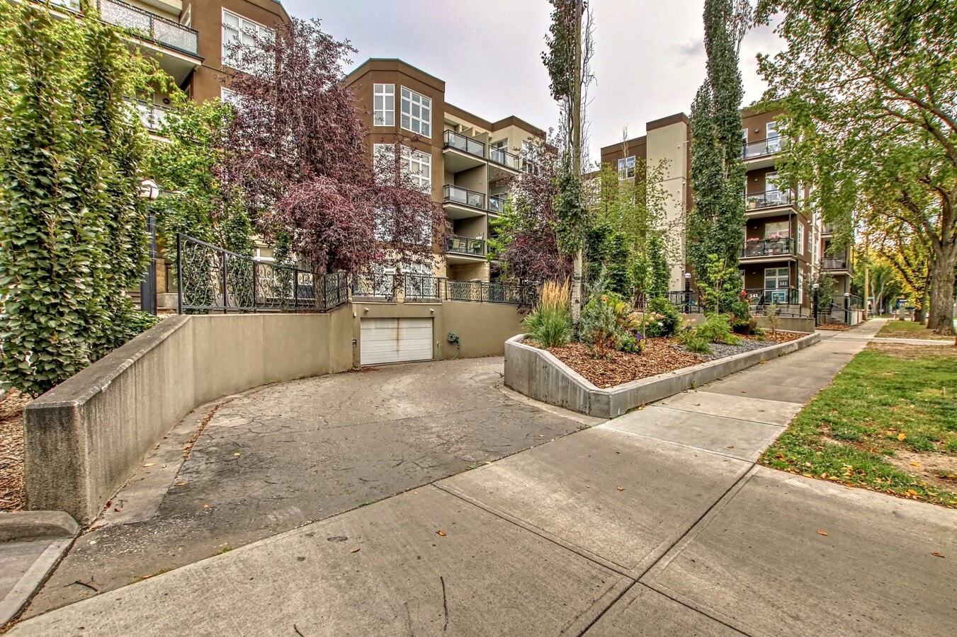 10403 122 St, Edmonton, AB T5N 4C1 - Lot 155 - - Photo intérieure - Image 1 of 33