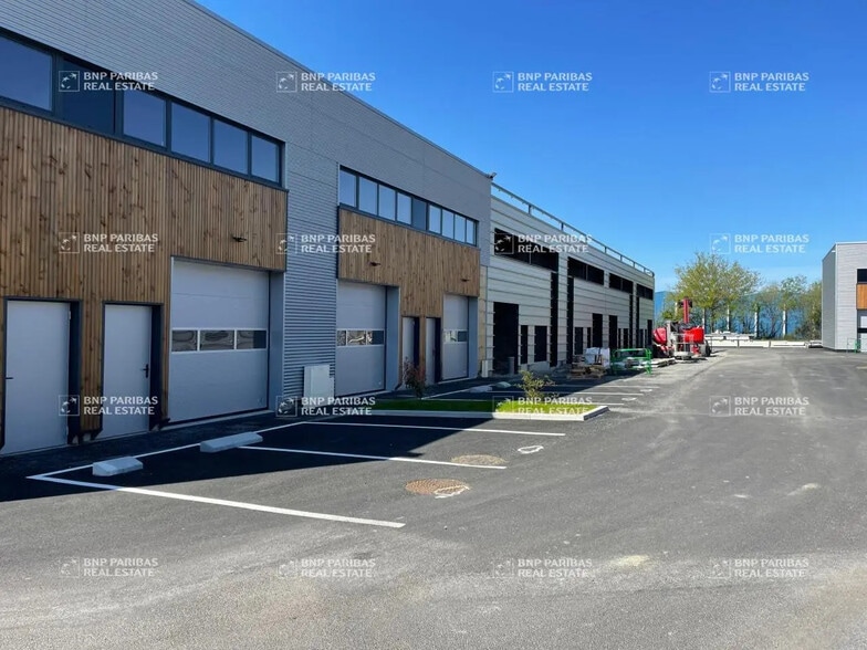 Local d’activités dans Basse-Goulaine à louer - Photo de l’immeuble – Image 1 sur 4