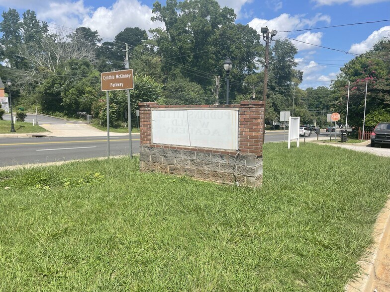 3021 Memorial Dr SE, Atlanta, GA à vendre - Photo de l’immeuble – Image 3 sur 10