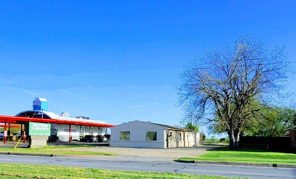 2614 SW Lee Blvd, Lawton, OK à vendre - Photo de l’immeuble – Image 2 sur 12
