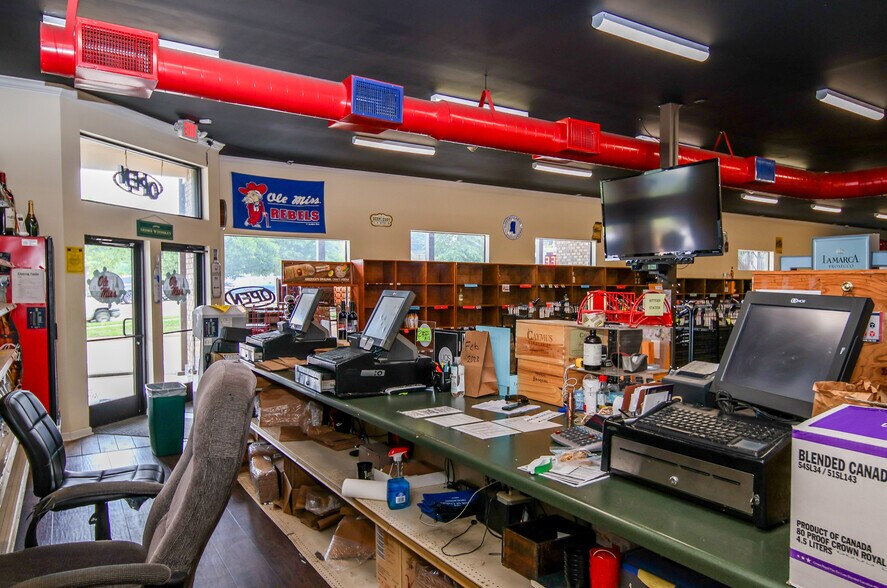 2014 University Ave, Oxford, MS à louer - Photo intérieure – Image 2 sur 19