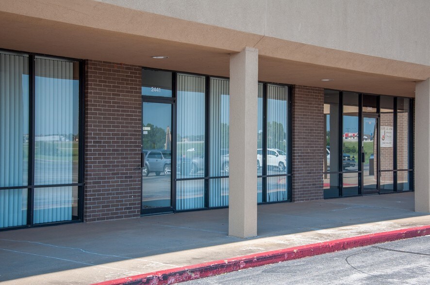 2221-2555 Ponderosa Dr, Chickasha, OK à louer - Photo de l’immeuble – Image 3 sur 13