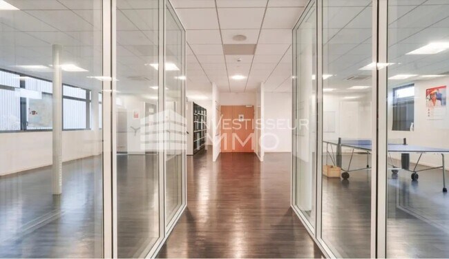 Plus de détails pour Bureau, Local d'activités à louer