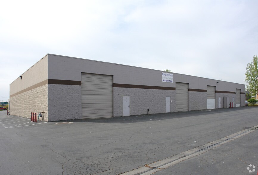 35 Quinta Ct, Sacramento, CA à vendre - Photo de l’immeuble – Image 2 sur 3