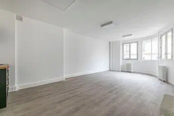 Bureau dans Levallois-Perret à louer - Photo de l’immeuble – Image 3 sur 9