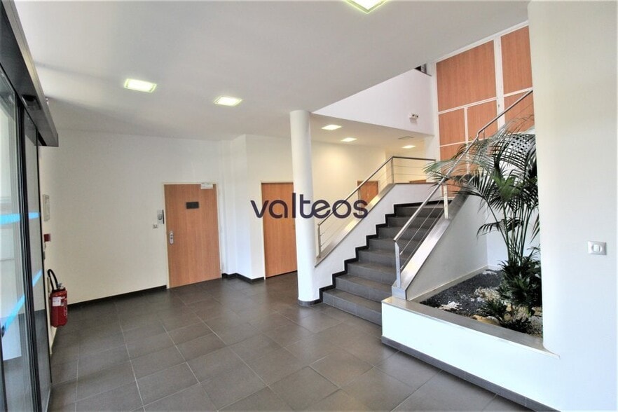 2 4 Rue Maryse Hilsz, Toulouse à louer - Hall d’entrée – Image 2 sur 9