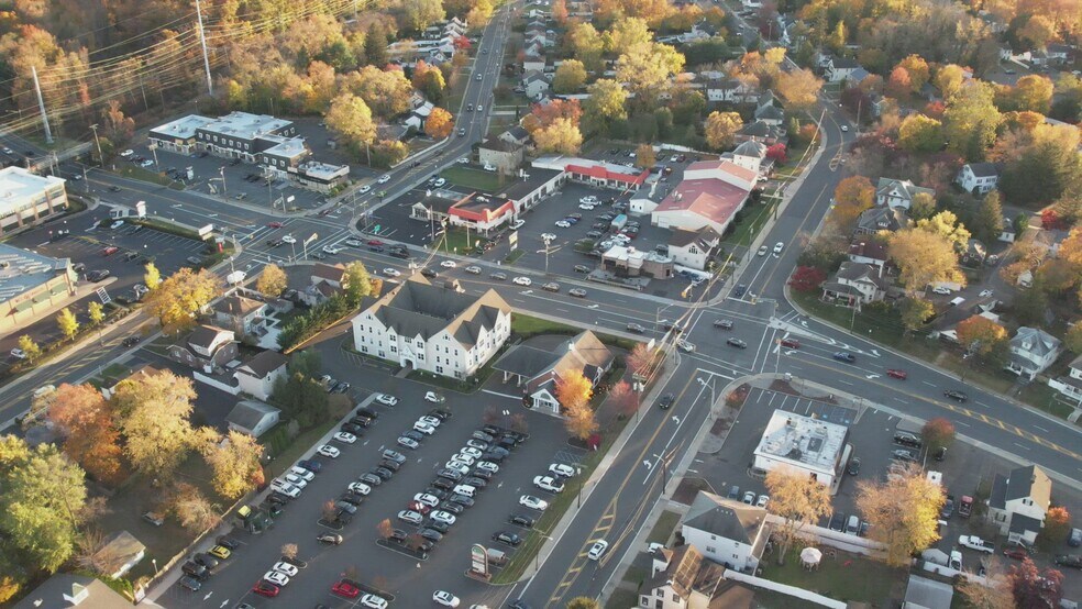 938 Rt-34, Matawan, NJ à vendre - Vidéo sur l’annonce professionnelle – Image 2 sur 7