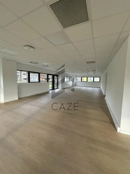 Bureau dans Mérignac à louer - Photo de l’immeuble – Image 1 sur 4