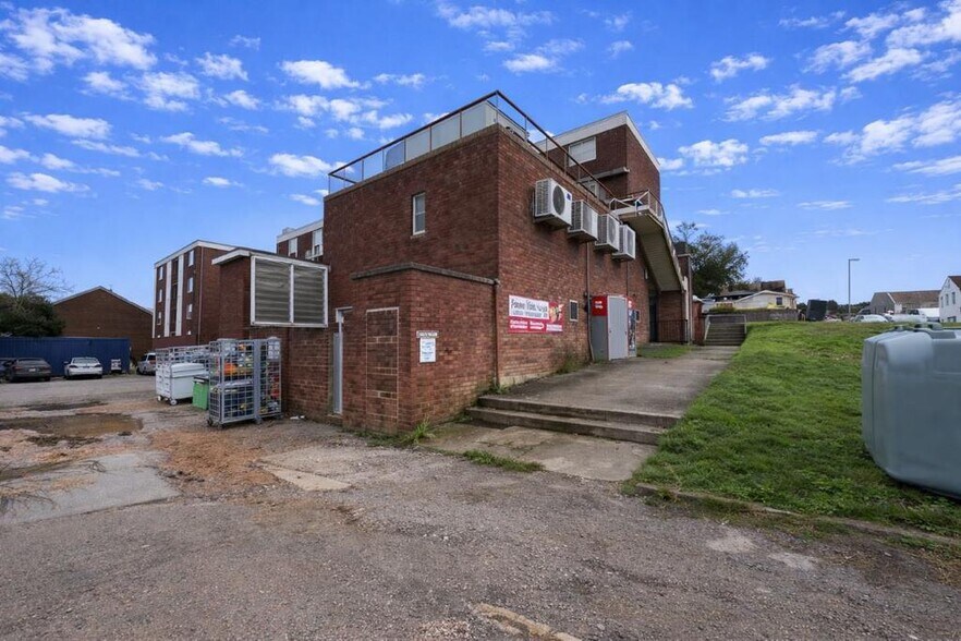 94 Alfriston Gdns, Southampton à vendre - Photo de l’immeuble – Image 2 sur 15