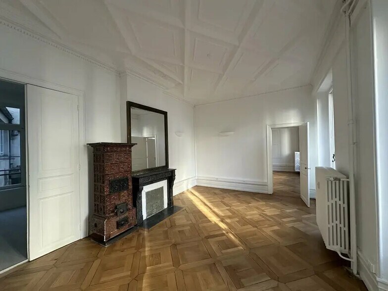 Bureau dans Strasbourg à louer - Photo de l’immeuble – Image 1 sur 8
