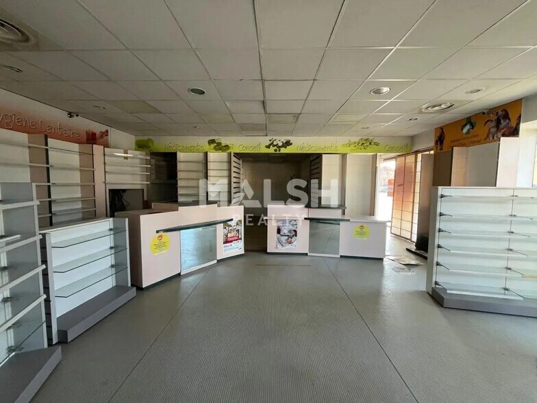 Local commercial dans Sainte-Foy-lès-Lyon à louer - Photo intérieure – Image 2 sur 7